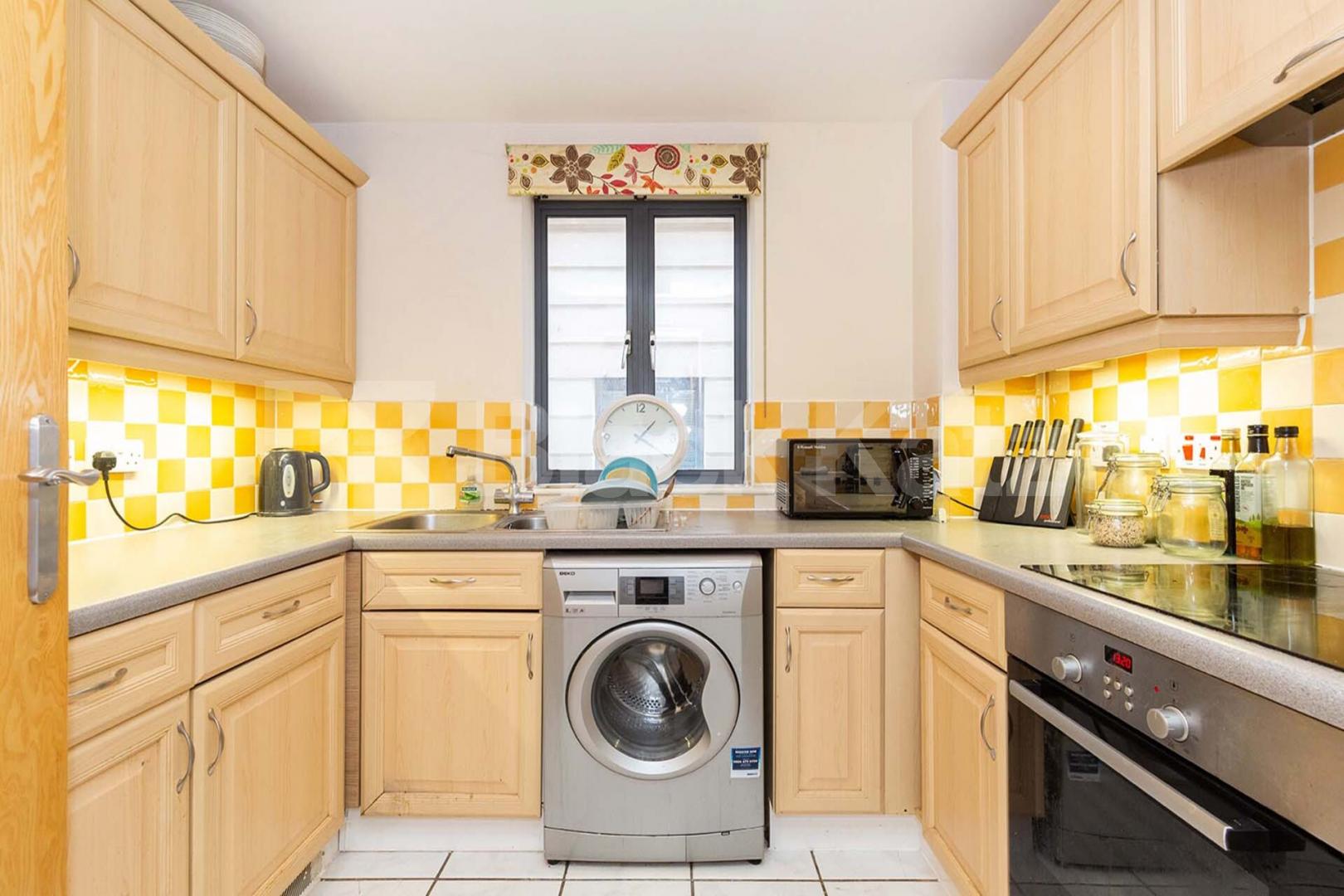 3 bed 2 bathroom property located within a gated developement in Holloway Tollington Way, Holloway